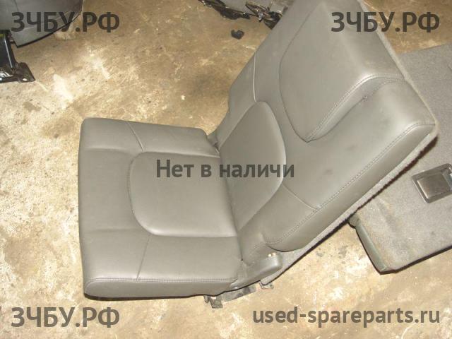 Nissan Pathfinder 2 (R51) Сиденье