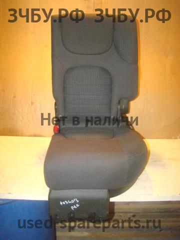 Nissan Pathfinder 2 (R51) Сиденье