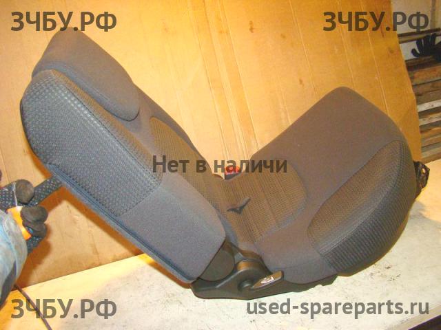 Nissan Pathfinder 2 (R51) Сиденье
