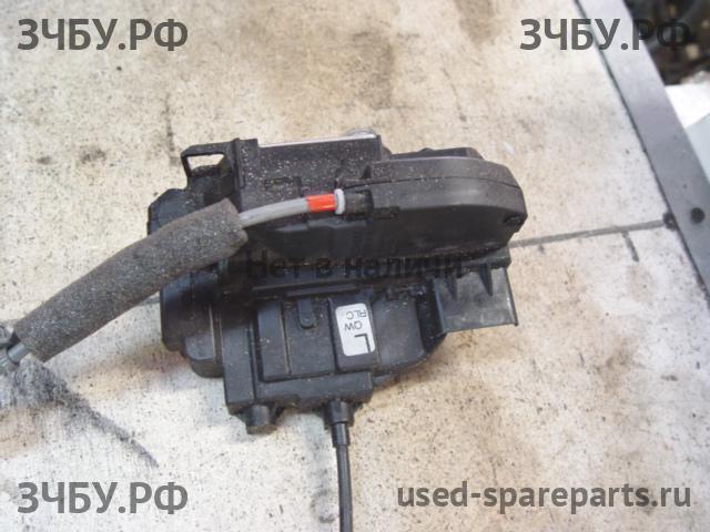 Nissan Pathfinder 2 (R51) Замок двери задней левой