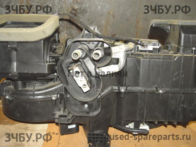 Nissan Pathfinder 2 (R51) Корпус отопителя (корпус печки)