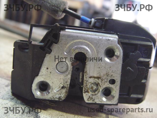 Nissan Pathfinder 2 (R51) Замок двери передней правой