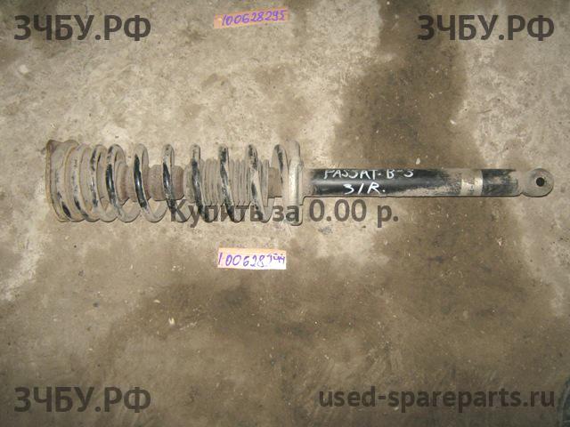 Volkswagen Passat B3 Стойка задняя правая (в сборе)