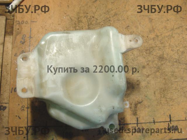 Toyota Land Cruiser 80 Бачок омывателя лобового стекла