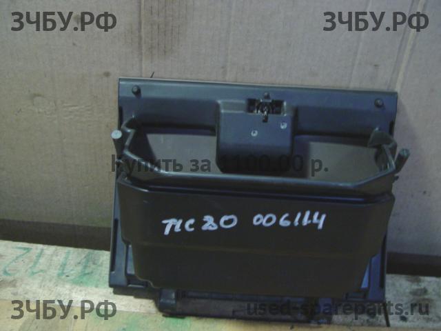 Toyota Land Cruiser 80 Бардачок