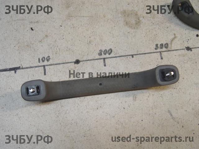 Toyota Land Cruiser 100 Ручка бардачка
