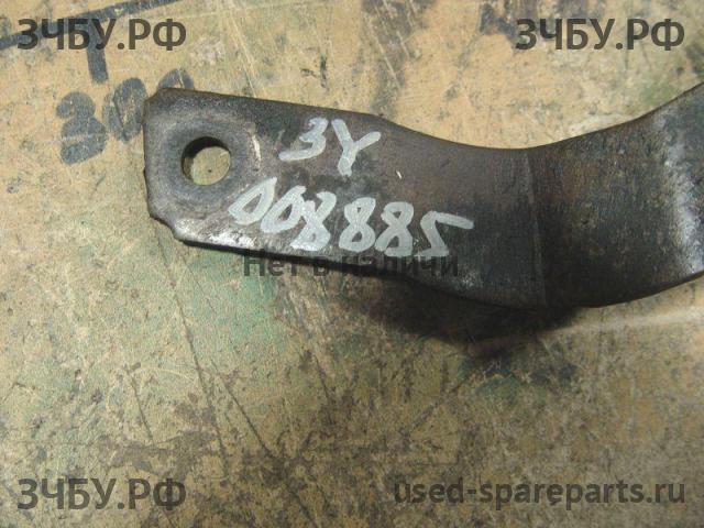 Toyota 4 Runner 1 /Hi-Lux surf 1 Кронштейн генератора