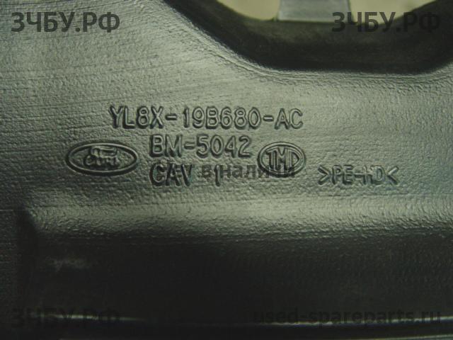 Ford Escape 1 Воздуховод