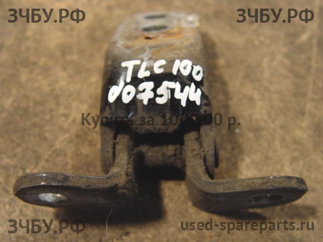 Toyota Land Cruiser 100 Петля двери