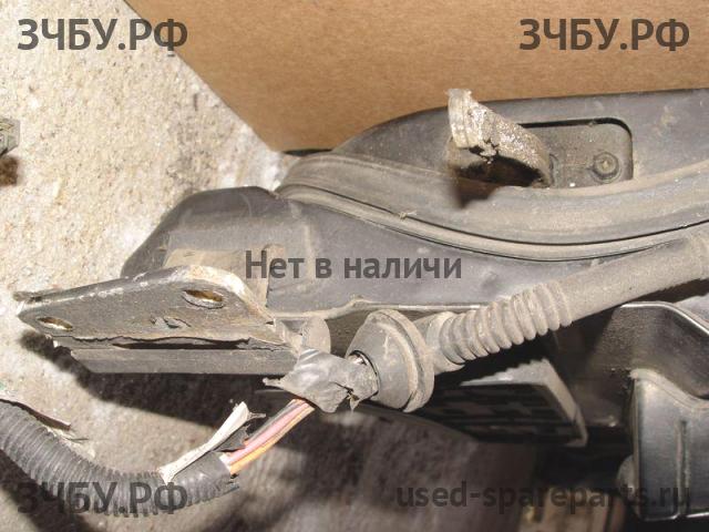 Nissan Patrol (Y60) Петля двери багажника