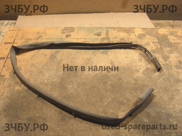 Toyota Land Cruiser 100 Уплотнитель капота