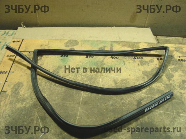 Toyota Land Cruiser 100 Уплотнитель двери