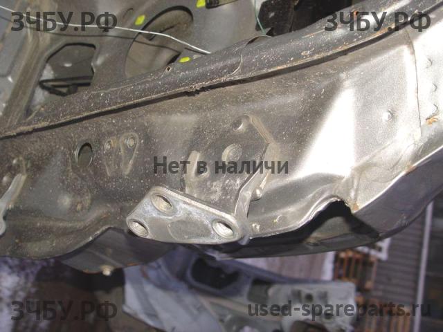 Toyota RAV 4 (1) Петля двери багажника