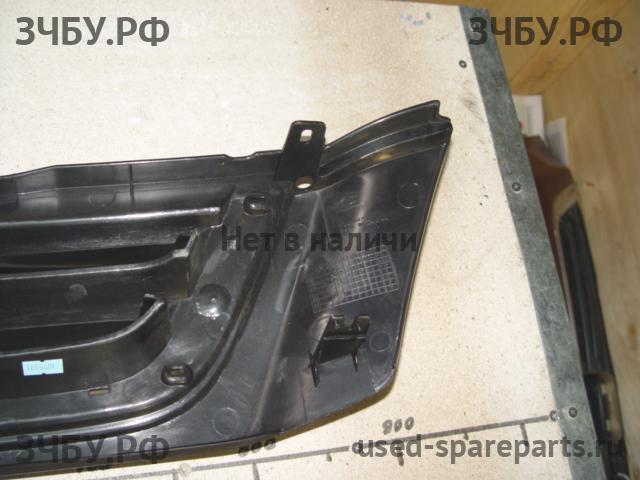 Honda CR-V 1 Решетка радиатора