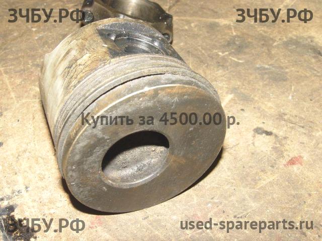Toyota Land Cruiser 80 Поршень с шатуном