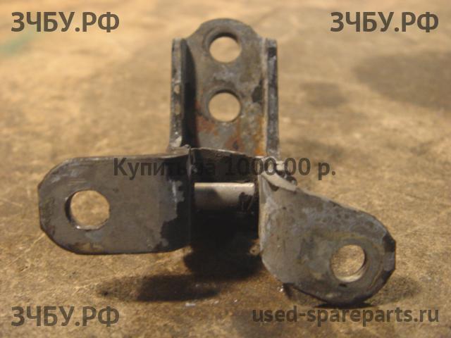 Toyota Land Cruiser 100 Петля двери