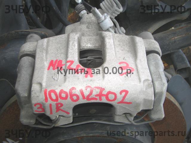 Mazda 3 [BK] Суппорт задний правый (в сборе со скобой)