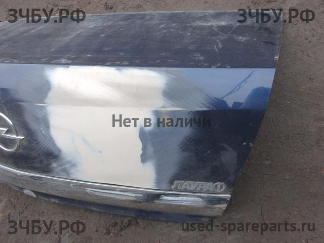 Opel Astra H Крышка багажника