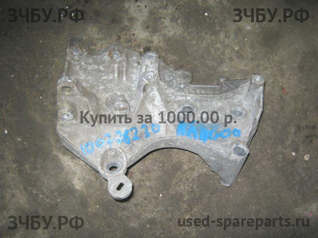 Renault Kangoo 1 Кронштейн