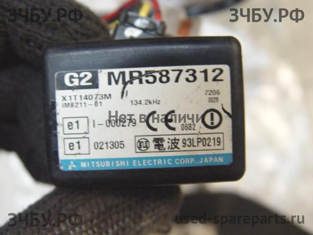 Mitsubishi Outlander 1 (CU) Антенна