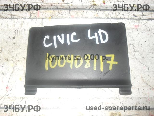 Honda Civic 8 (4D) Пластик салона