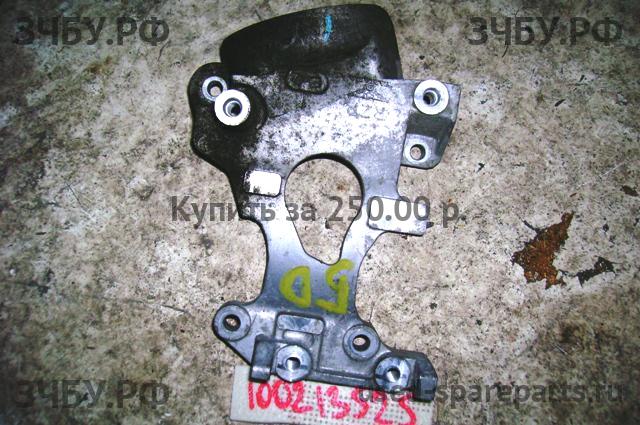 Honda Civic 8 (5D) Кронштейн компрессора кондиционера
