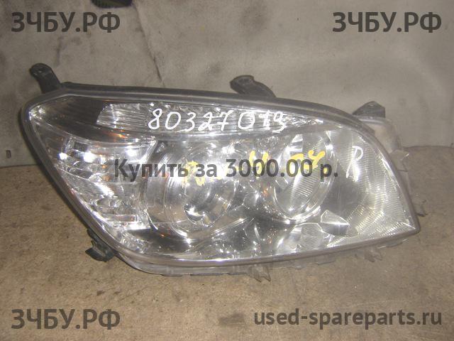 Toyota RAV 4 (3) Фара правая
