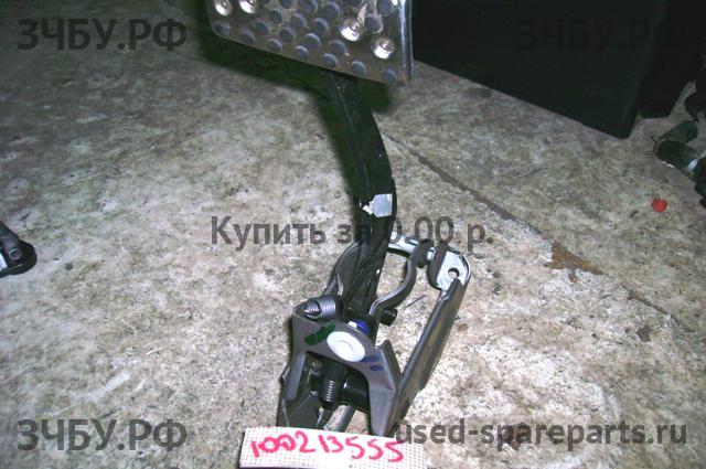 Honda Civic 8 (5D) Педаль тормоза