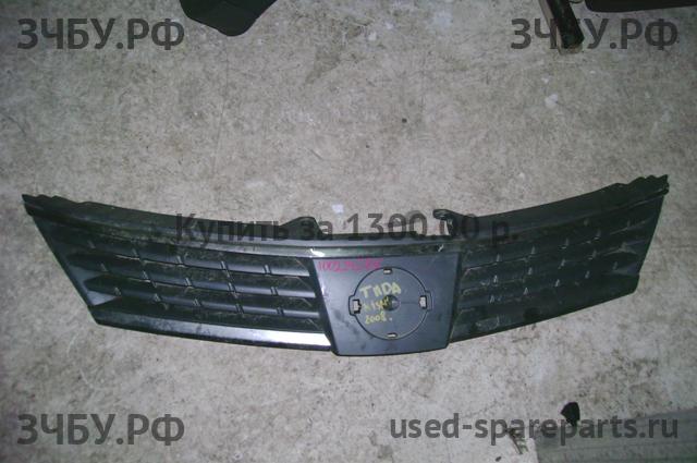 Nissan Tiida 1 Решетка радиатора