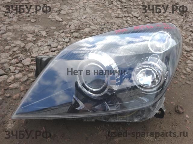 Opel Astra H Фара левая