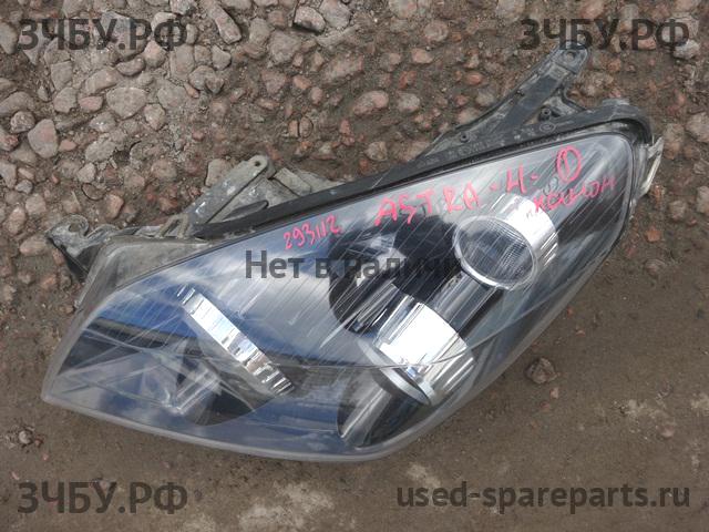 Opel Astra H Фара левая