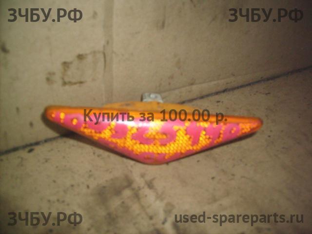 Ford Focus 1 Указатель поворота в крыло (повторитель)