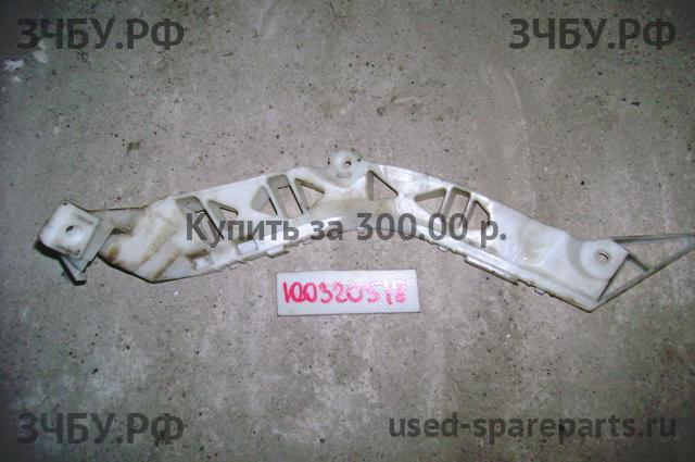 Mazda 3 [BK] Кронштейн бампера задний