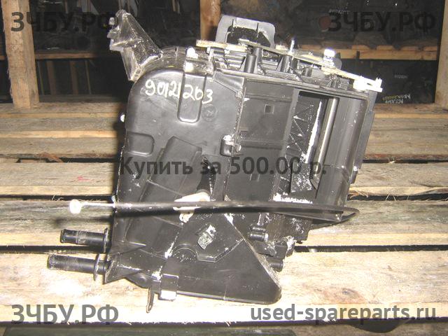 Nissan Primera P11 Корпус отопителя (корпус печки)