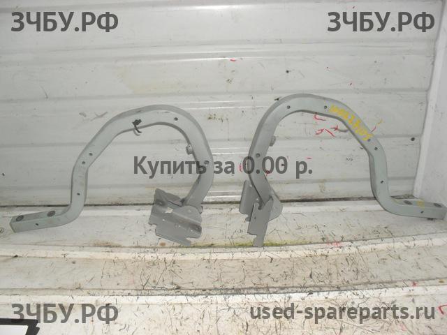 Nissan Almera Classic Петля крышки багажника