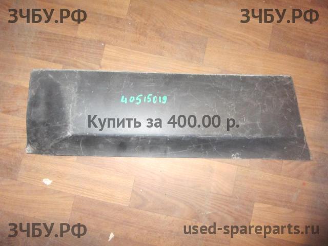 Toyota Corolla (E14 - E15) Пыльник двигателя правый
