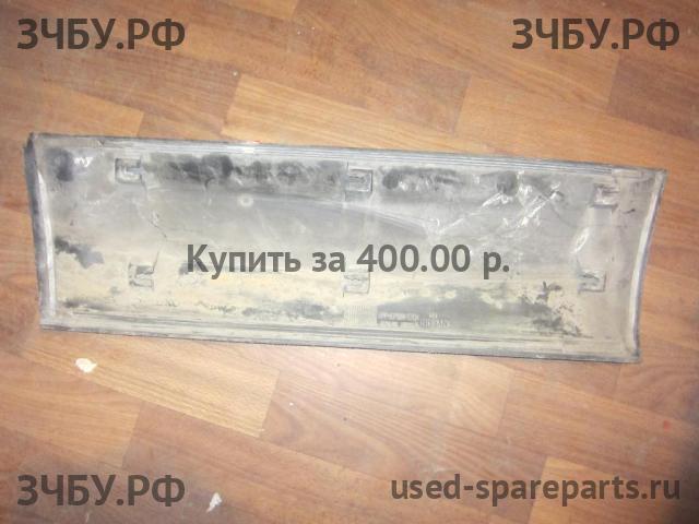 Toyota Corolla (E14 - E15) Пыльник двигателя правый