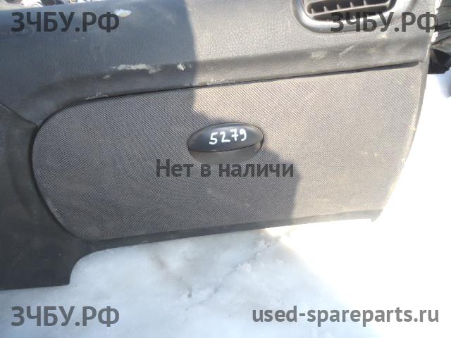 Peugeot 206 Бардачок
