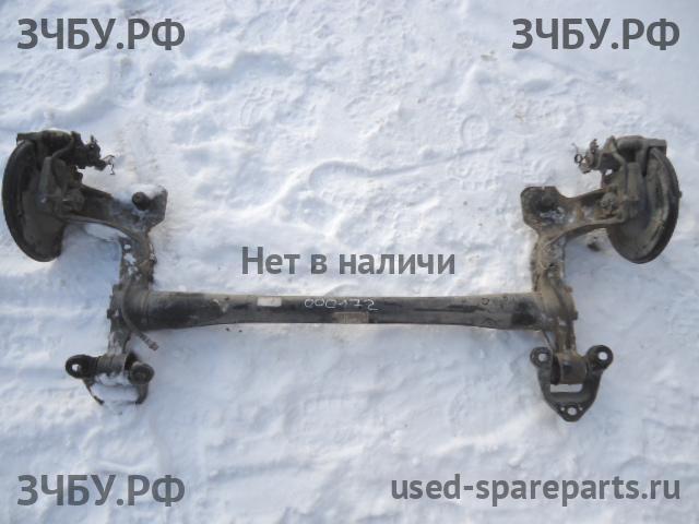 Opel Zafira B Балка задняя поперечная