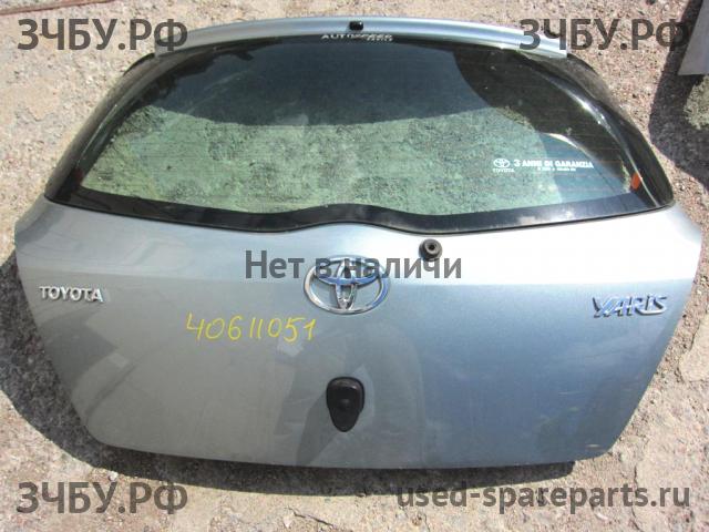 Toyota Yaris 2 Дверь багажника со стеклом