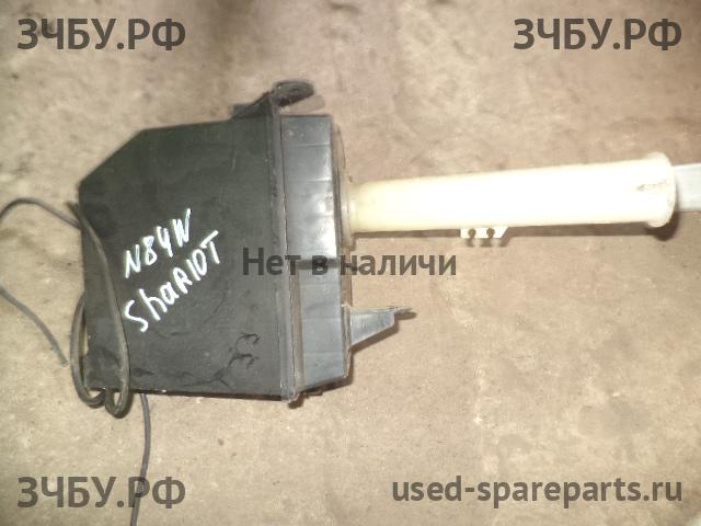 Mitsubishi Chariot Бачок омывателя лобового стекла