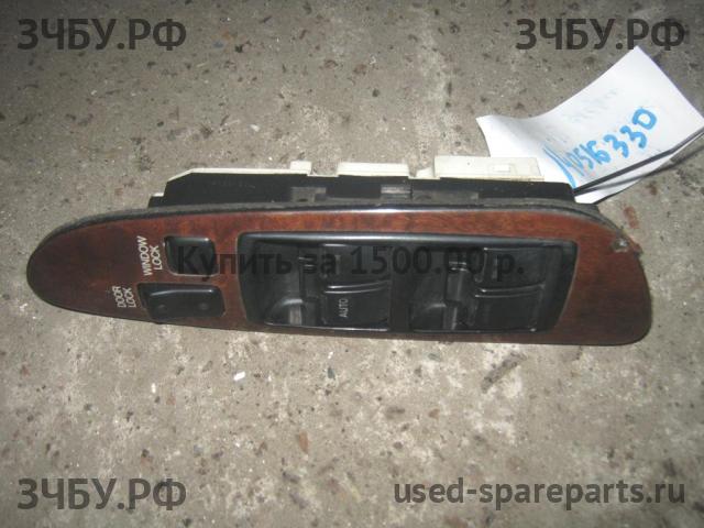 Lexus GS (1) 300 Кнопка стеклоподъемника передняя левая (блок)