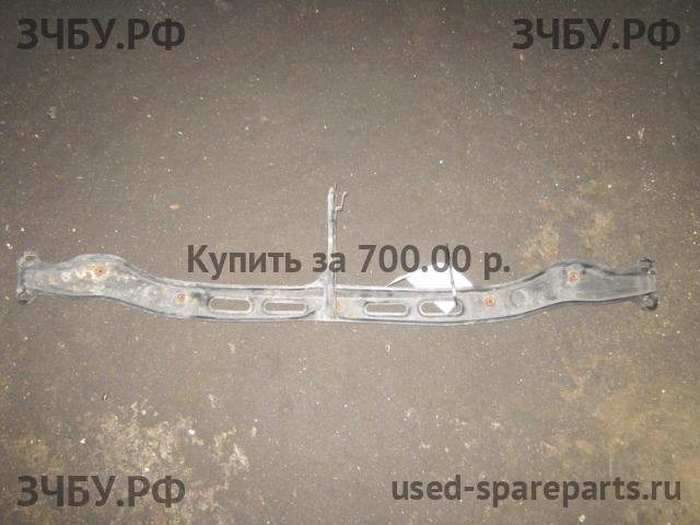 Lexus GS (1) 300 Кронштейн бампера передний