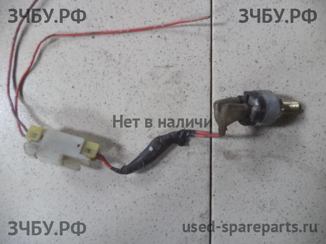 Mitsubishi Fuso/Canter (1) Датчик педали тормоза (включения стоп сигнала)