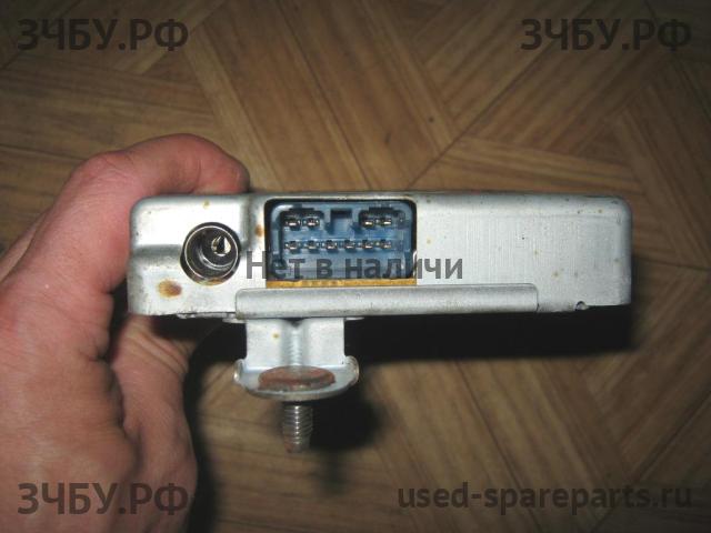 Lexus GS (1) 300 Блок электронный