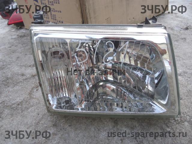 Toyota Land Cruiser 100 Фара правая
