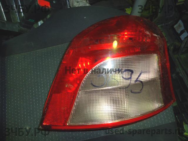 Toyota Yaris 2 Фонарь правый