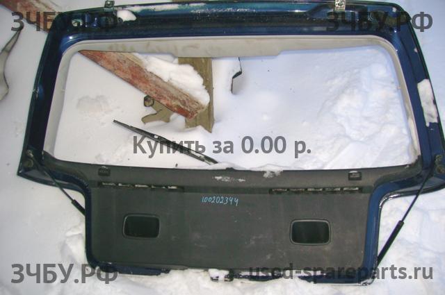 Volkswagen Golf 4 Обшивка крышки багажника
