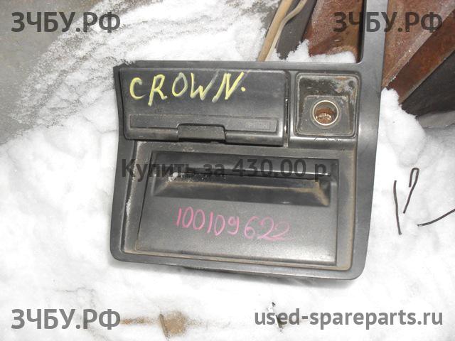 Toyota Crown (S130) Накладка декоративная на торпедо