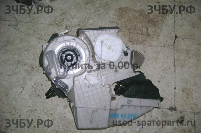 Mazda 3 [BK] Корпус отопителя (корпус печки)